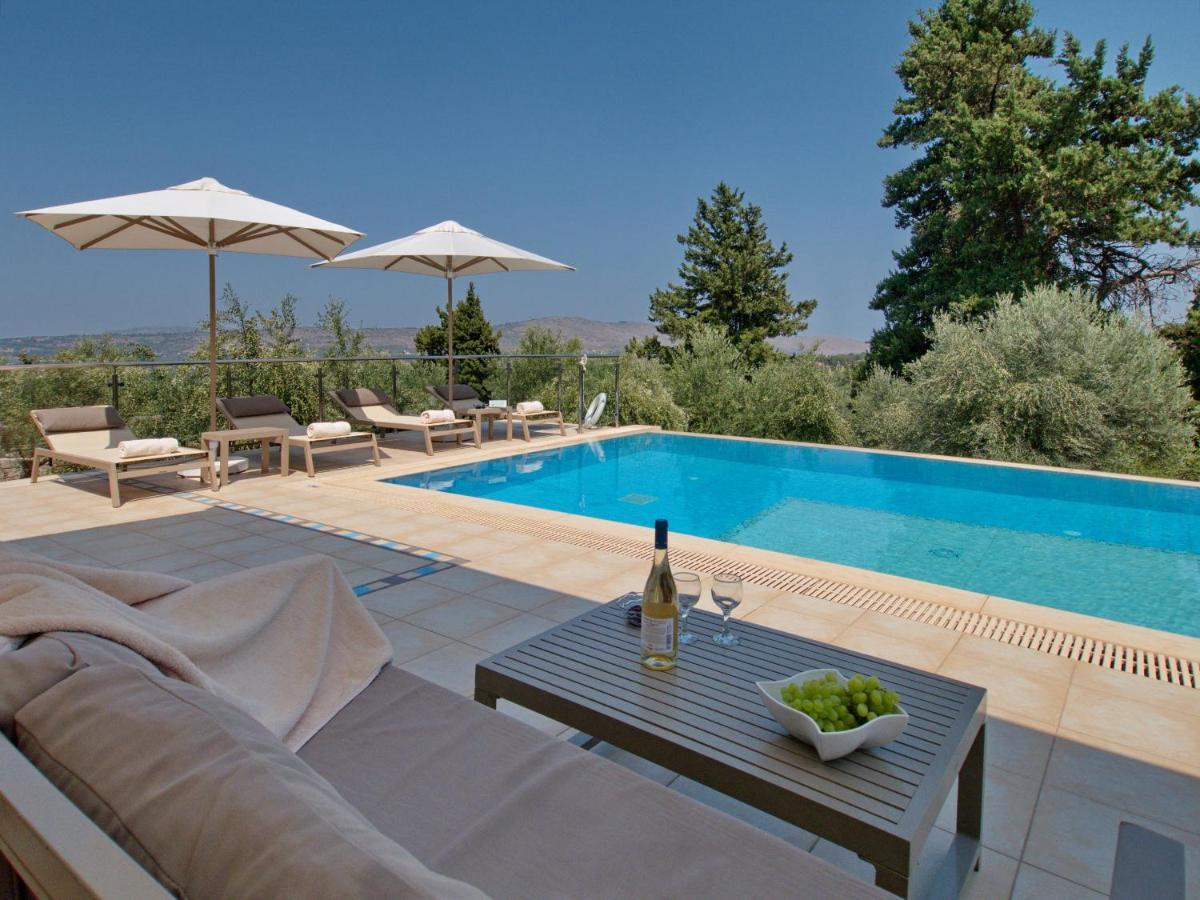 Villa Olivia With Pool Vrises Crete Alikampos ภายนอก รูปภาพ